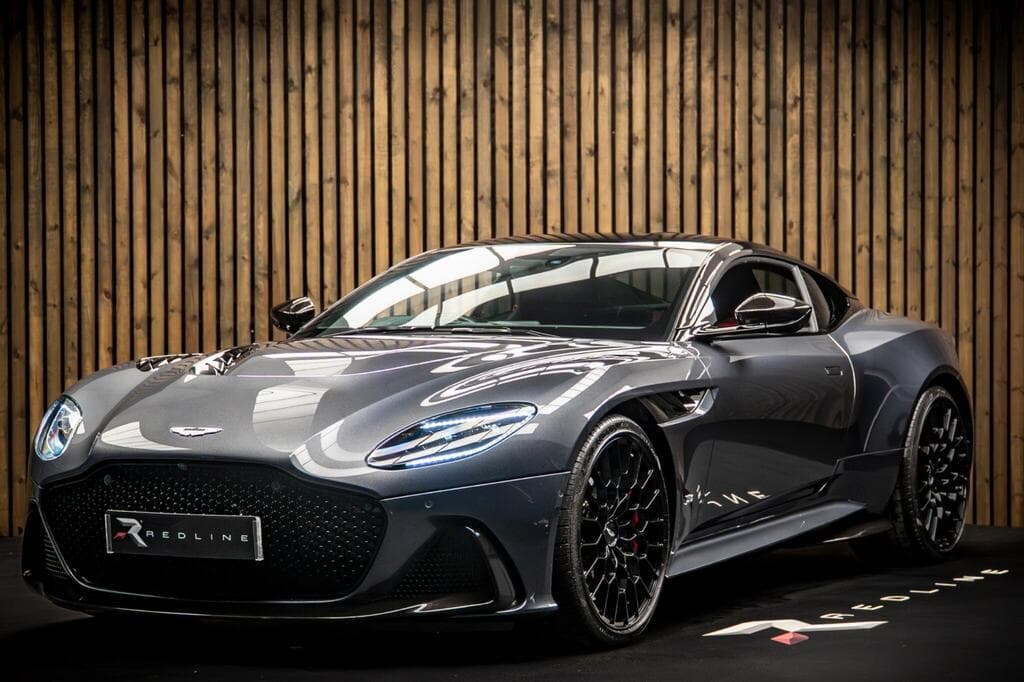 Aston Martin DBS 2023