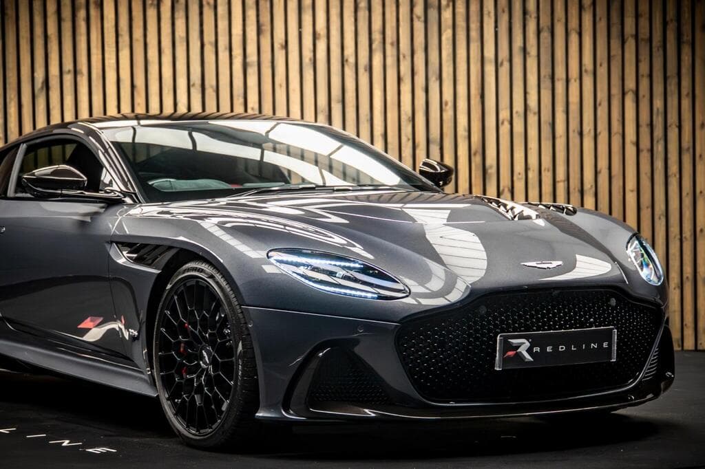 Aston Martin DBS 2023