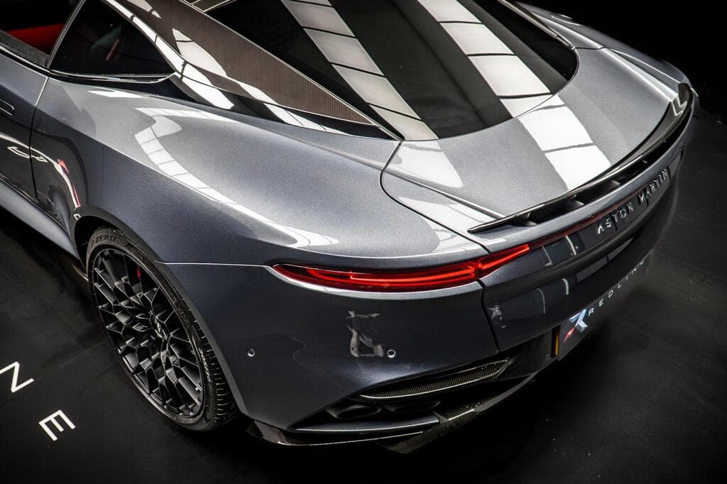 Aston Martin DBS 2023