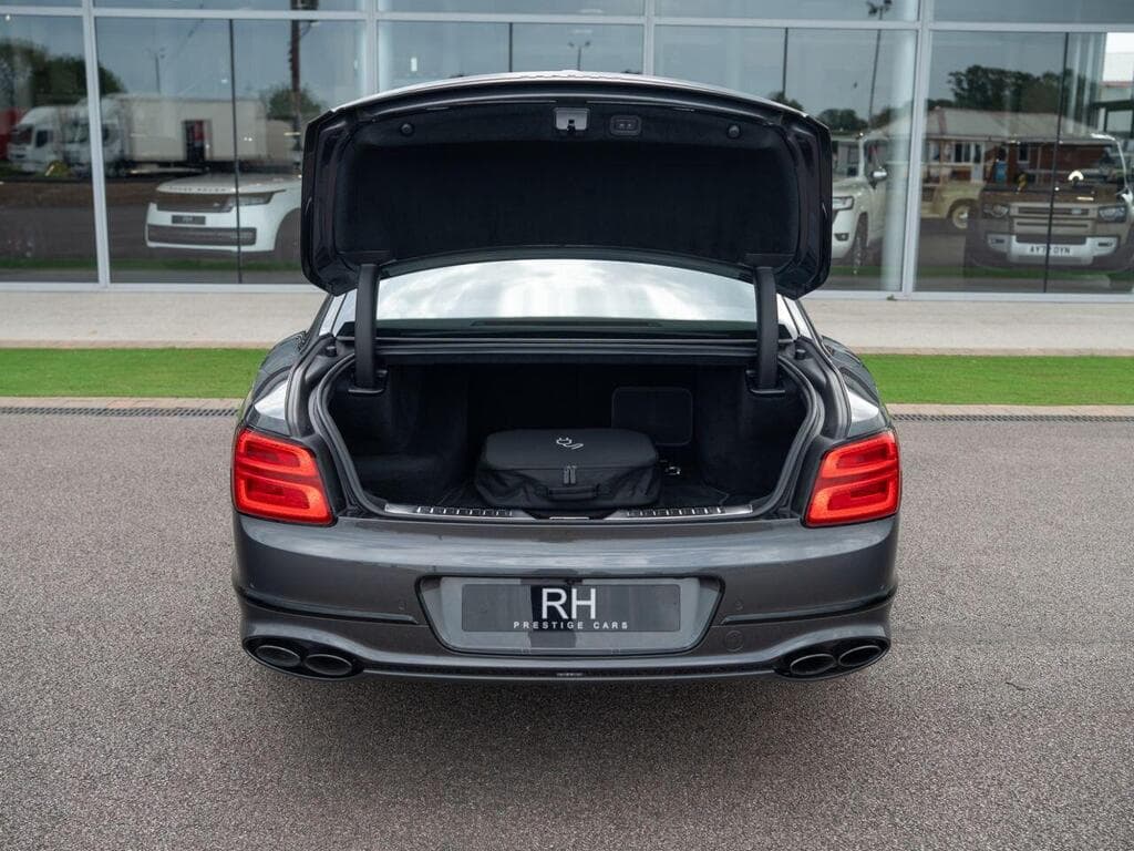Bentley Flying Spur 2022
