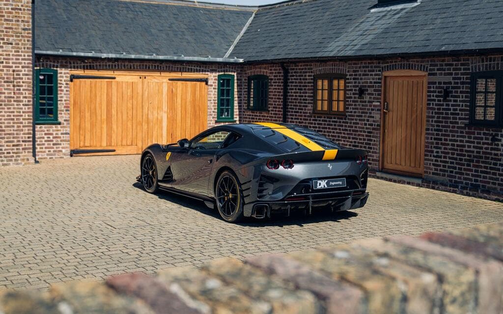Ferrari 812 2022
