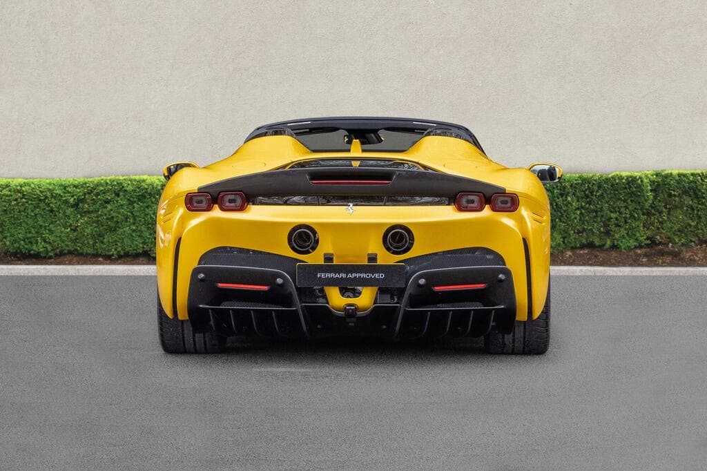 Ferrari SF90 2022