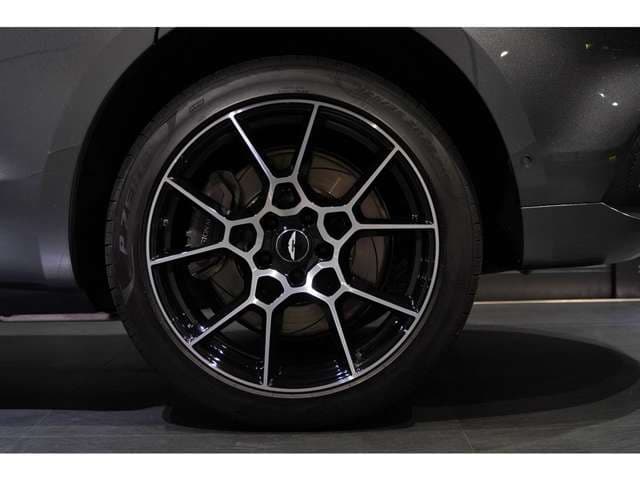 Aston Martin DBX 2022