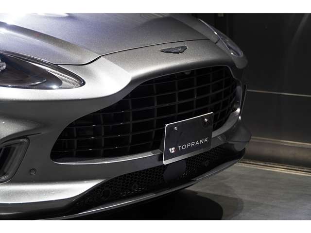 Aston Martin DBX 2022