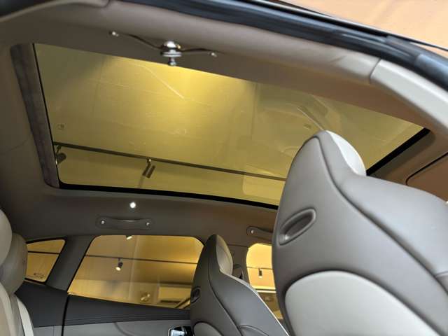 Aston Martin DBX 2022
