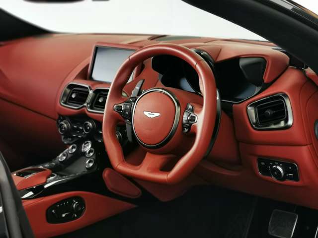 Aston Martin Vantage 2022