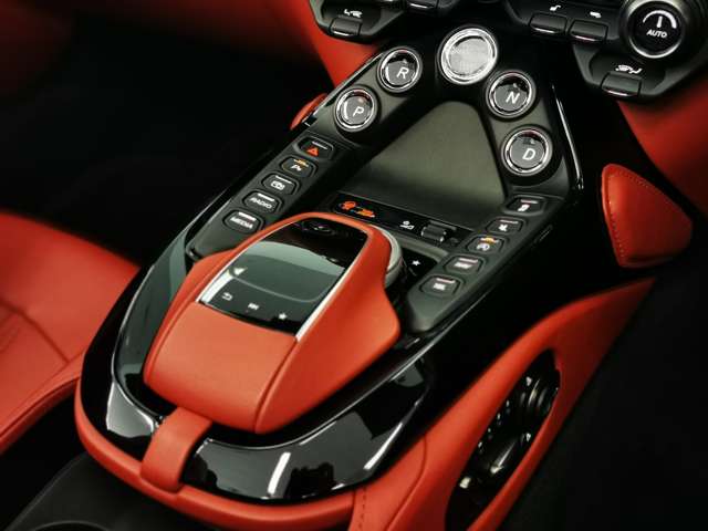 Aston Martin Vantage 2022