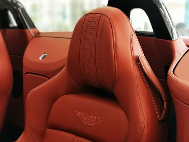 Aston Martin Vantage 2022