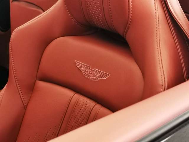 Aston Martin Vantage 2022