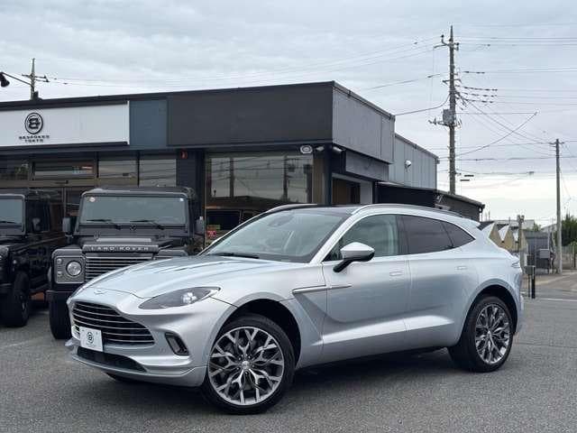Aston Martin DBX 2022