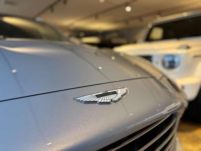 Aston Martin DBX 2022