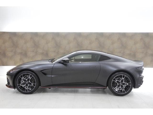 Aston Martin Vantage 2022