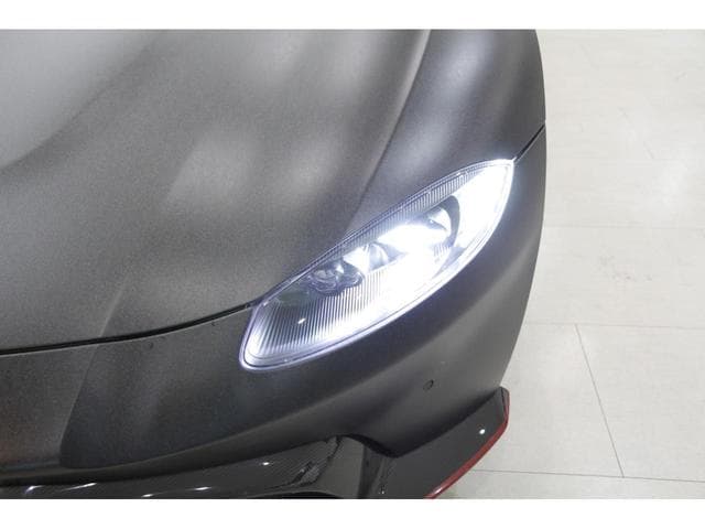 Aston Martin Vantage 2022