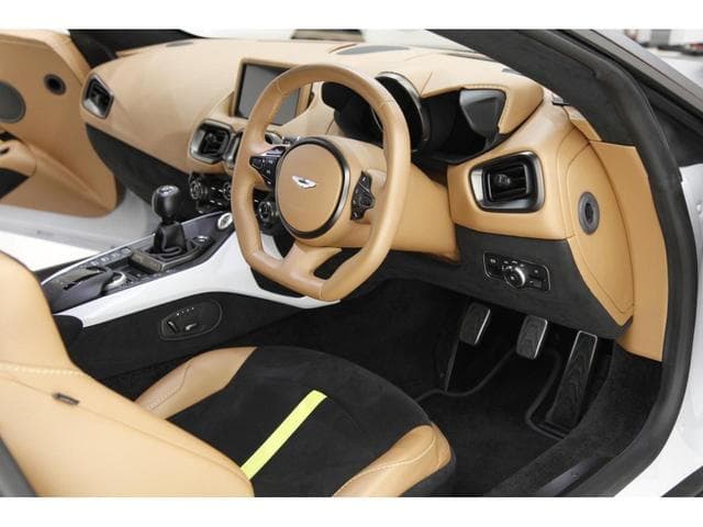 Aston Martin Vantage 2022
