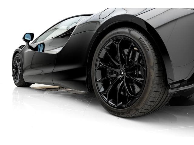 McLaren Artura 2023