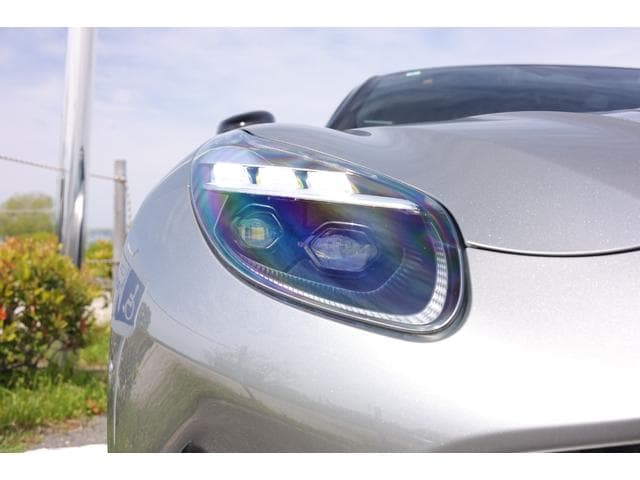 Aston Martin DB12 2024