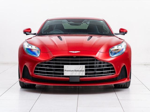 Aston Martin DB12 2024