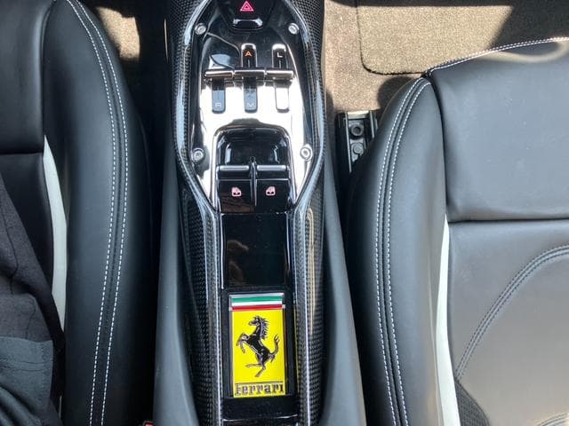 Ferrari 296 GTB 2023