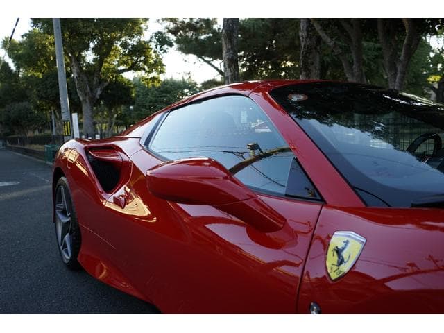 Ferrari F8 2022