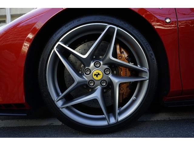 Ferrari F8 2022