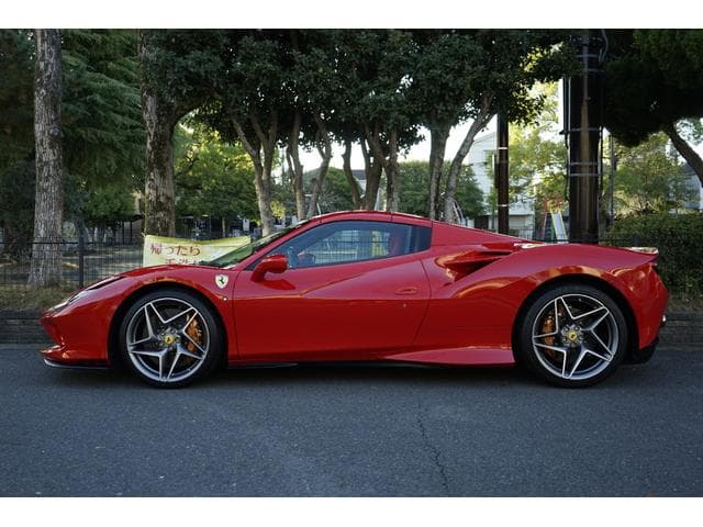 Ferrari F8 2022