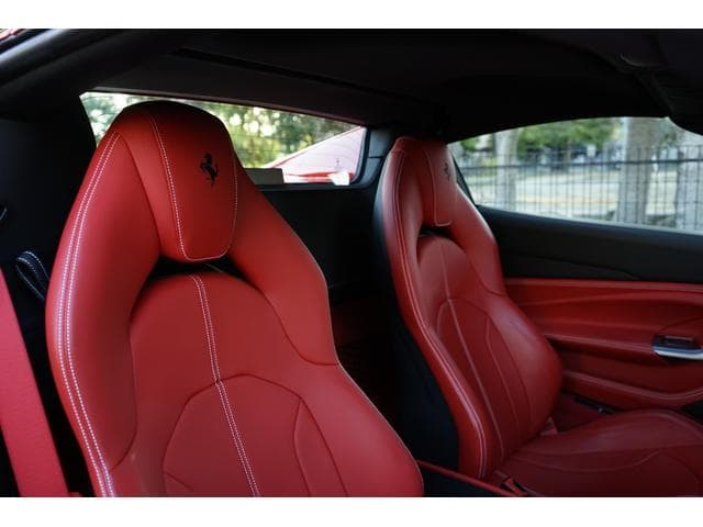 Ferrari F8 2022
