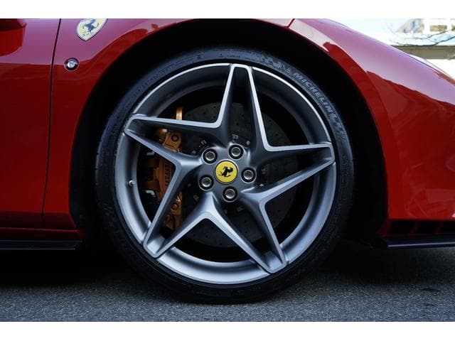 Ferrari F8 2022