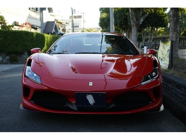 Ferrari F8 2022