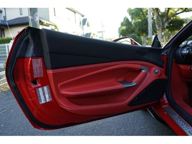 Ferrari F8 2022