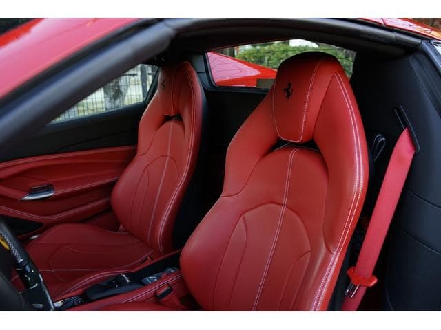 Ferrari F8 2022