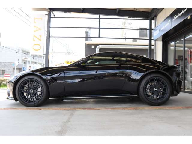 Aston Martin Vantage 2022