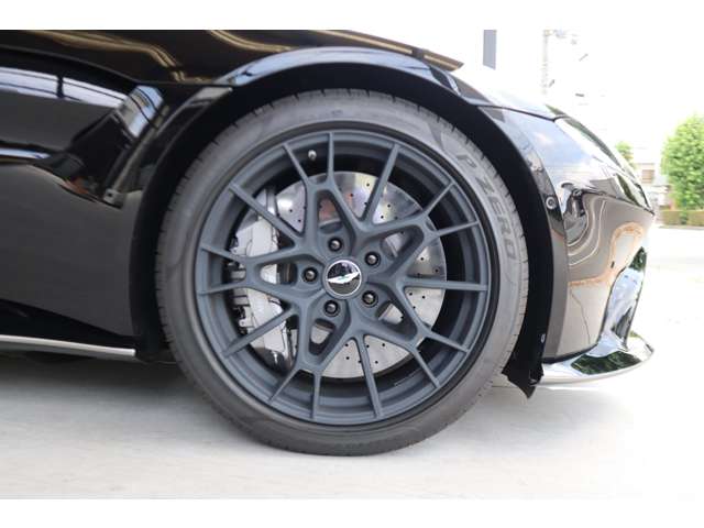 Aston Martin Vantage 2022