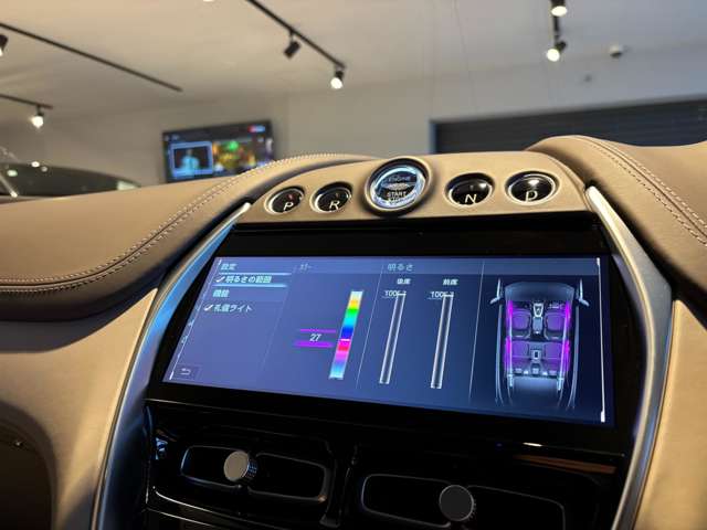 Aston Martin DBX 2022