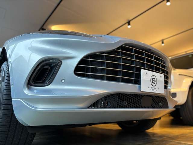 Aston Martin DBX 2022
