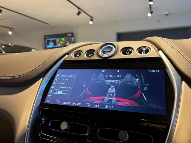 Aston Martin DBX 2022