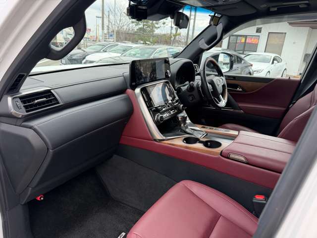 Lexus LX 2022