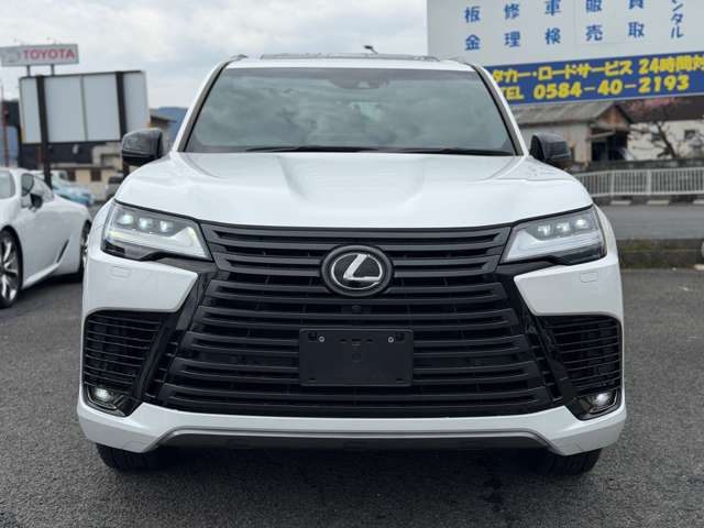 Lexus LX 2022