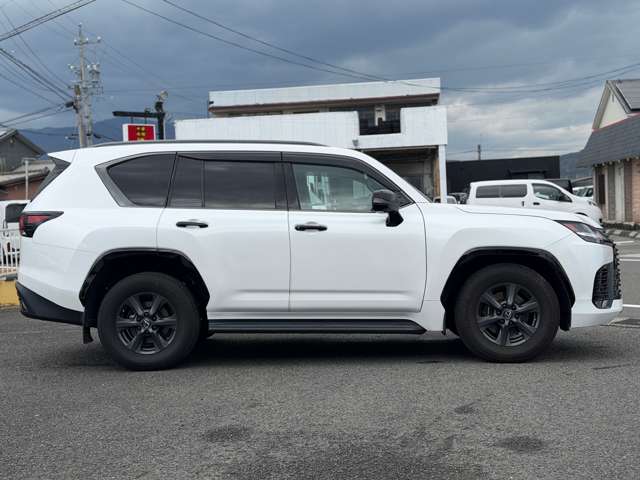 Lexus LX 2022