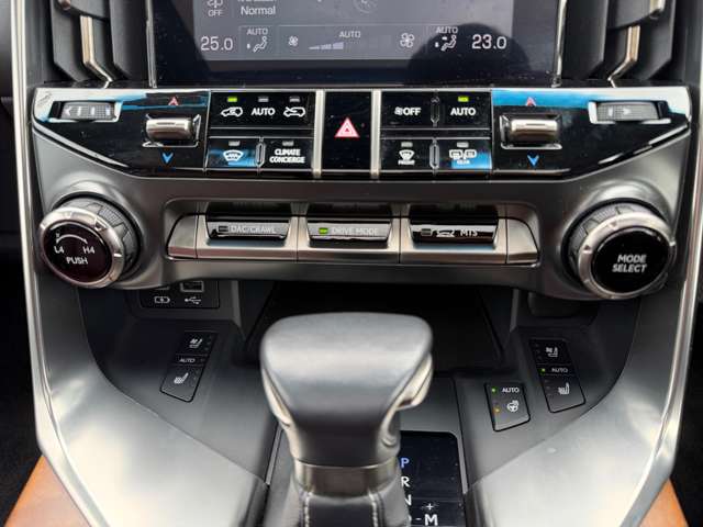 Lexus LX 2022