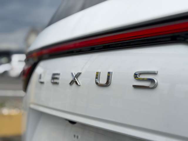 Lexus LX 2022