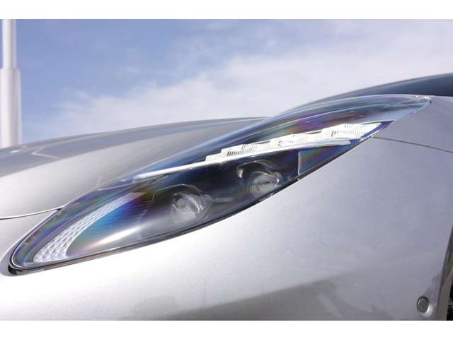 Aston Martin DB12 2024