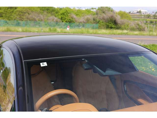 Aston Martin DB12 2024