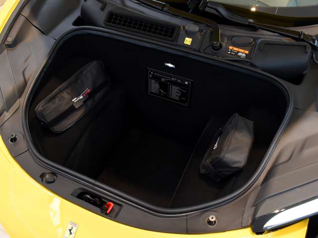 Ferrari 296GTB 2023
