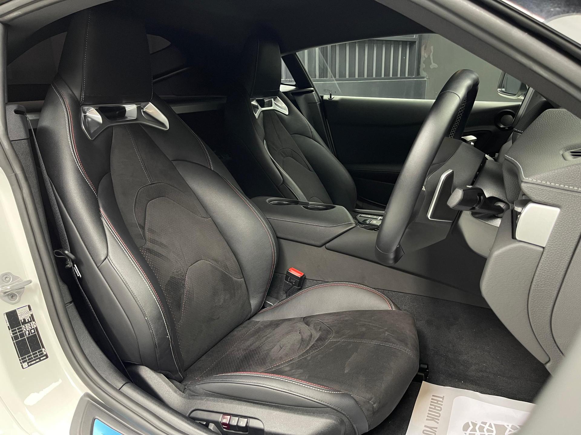 Toyota SUPRA 2.0 SZ-R DB26 -D123 2024