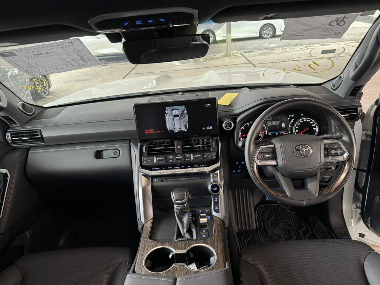 Toyota LAND CRUISER LC300 ZX 3.3 DIESEL INTERIOR BLACK 5A 0 MARGIN 2024