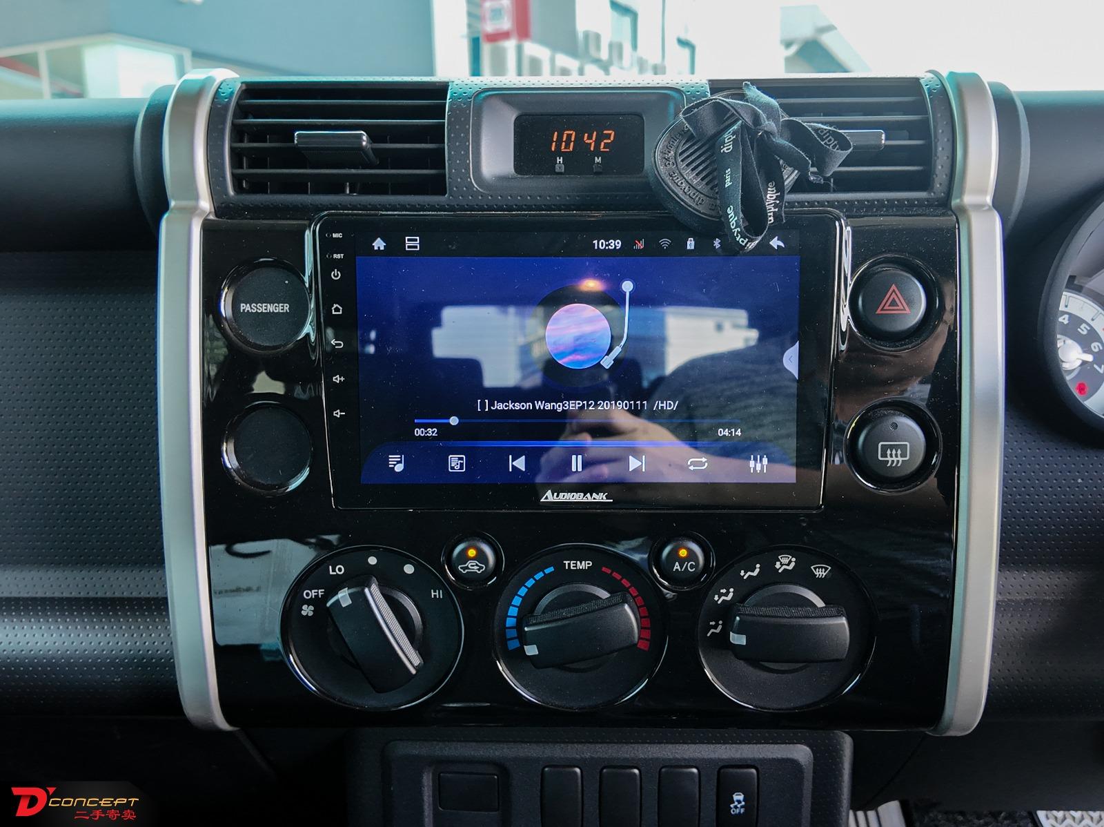 Toyota FJ Cruiser 2011