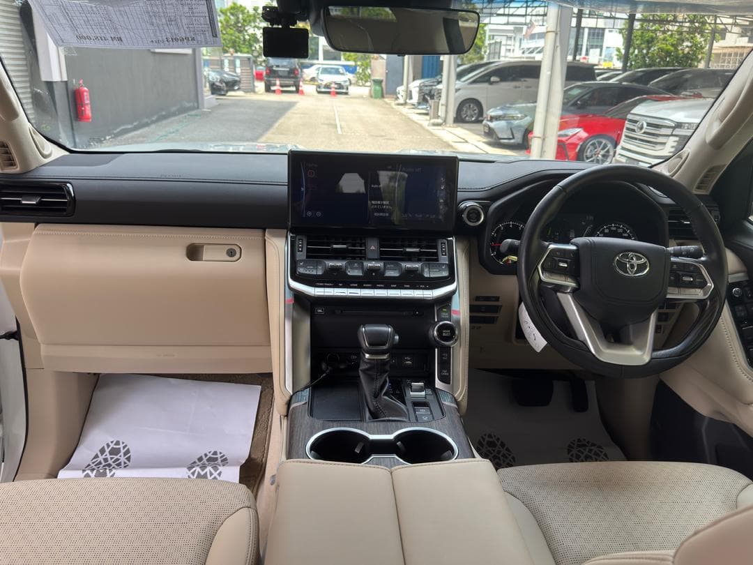 Toyota LAND CRUISER 3.5 ZX FULL SPEC 2023