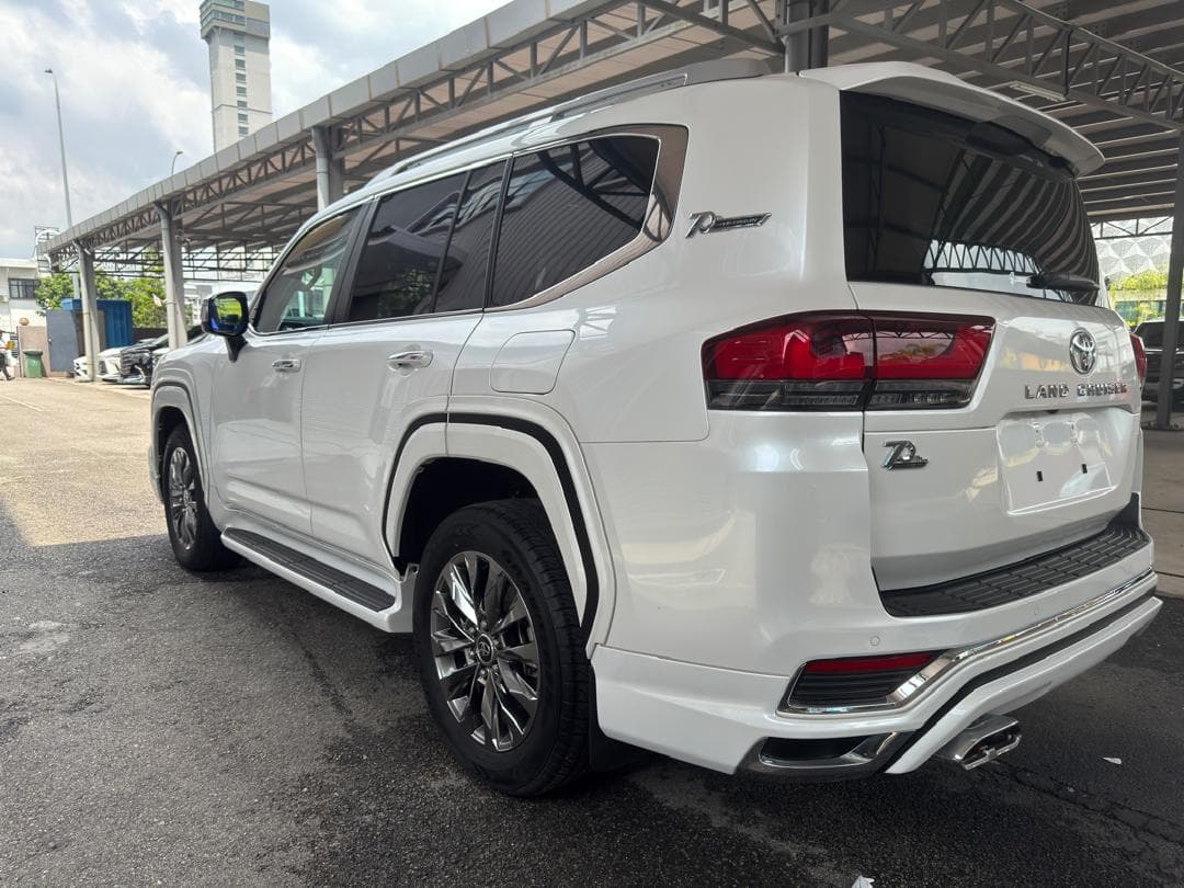 Toyota LAND CRUISER 3.5 ZX FULL SPEC 2023