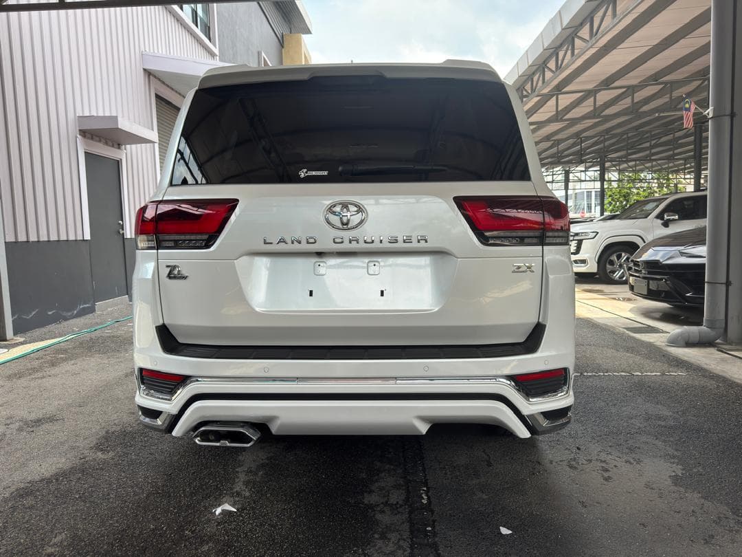 Toyota LAND CRUISER 3.5 ZX FULL SPEC 2023