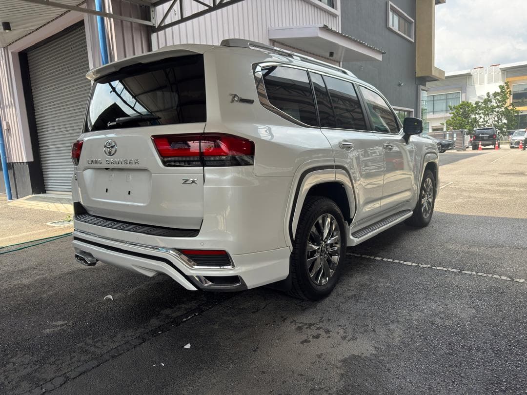 Toyota LAND CRUISER 3.5 ZX FULL SPEC 2023